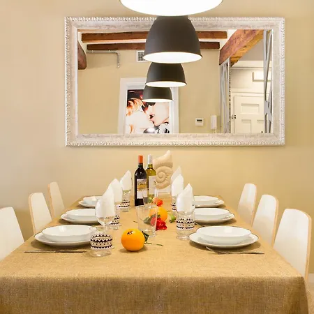 Apartment Font 2 Circo *